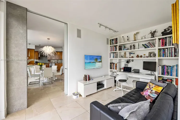 Palm Bay Towers #10W image #13