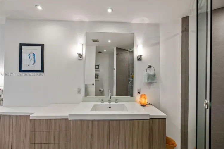 Palm Bay Towers #10W image #27