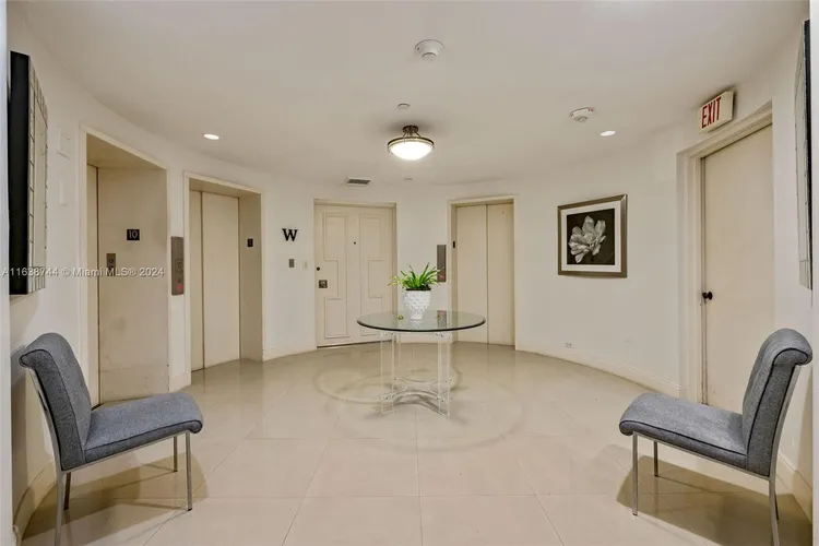 Palm Bay Towers #10W image #31