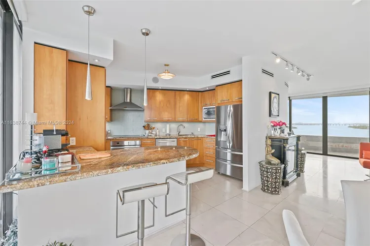 Palm Bay Towers #10W image #8