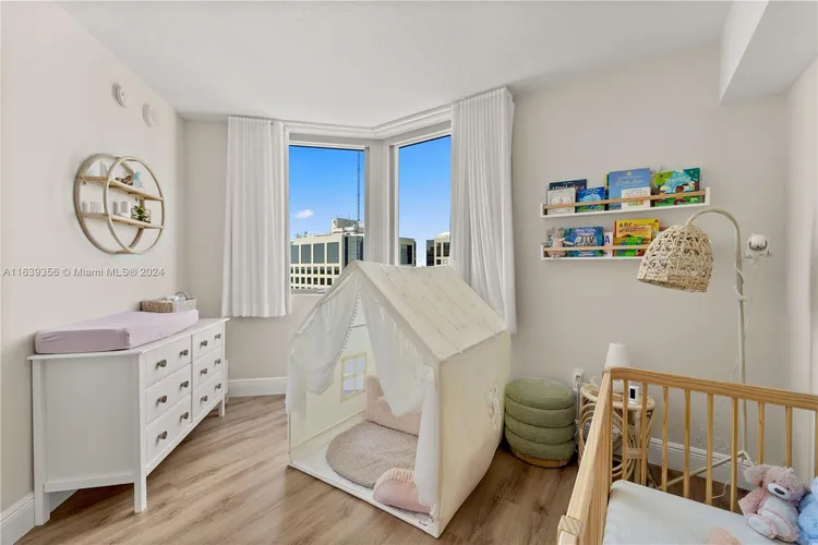 Metropolis at Dadeland #1706 image #12