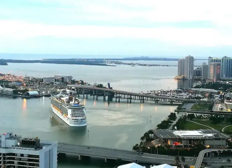 Opera Tower #PH5610 image #9