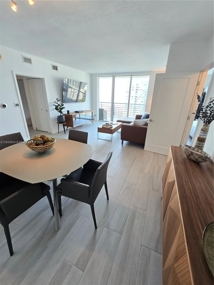 One Miami #3719 image #17