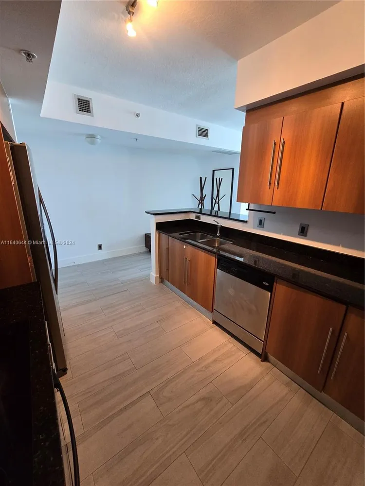 One Miami #3719 image #32