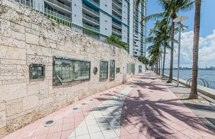 One Miami #3719 image #44