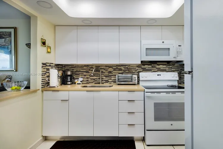 Carriage House #1129 image #14