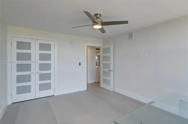 Vantage View #1704 image #18