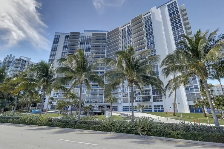 Vantage View #1704 image #9