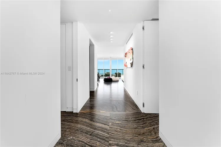 La Tour #1903 image #10