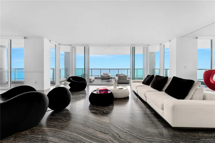 La Tour #1903 image #12