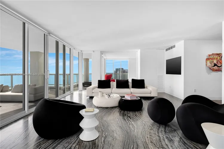 La Tour #1903 image #14