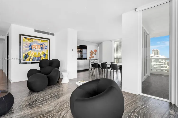 La Tour #1903 image #17