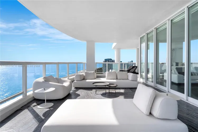 La Tour #1903 image #20