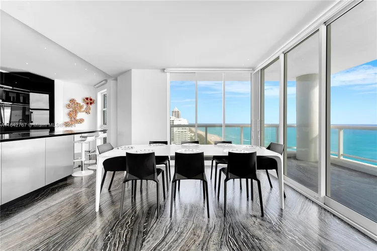 La Tour #1903 image #28