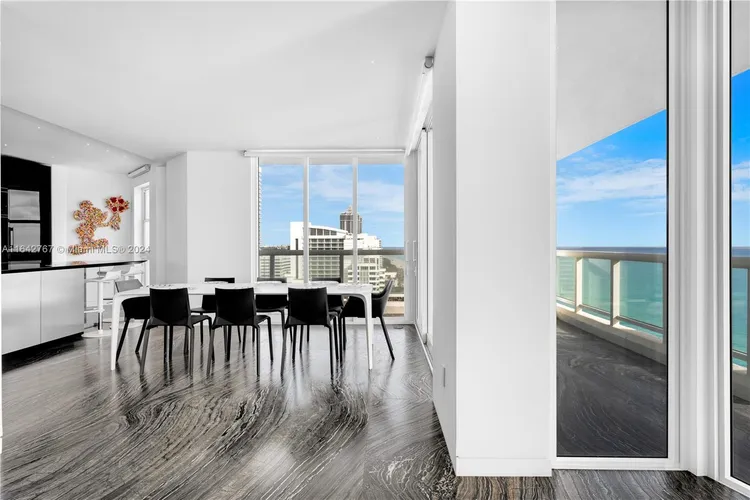 La Tour #1903 image #29