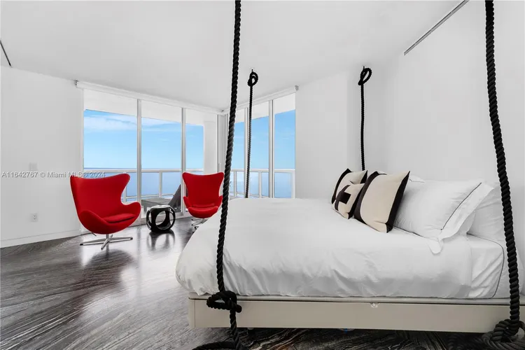 La Tour #1903 image #30