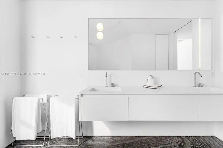 La Tour #1903 image #32