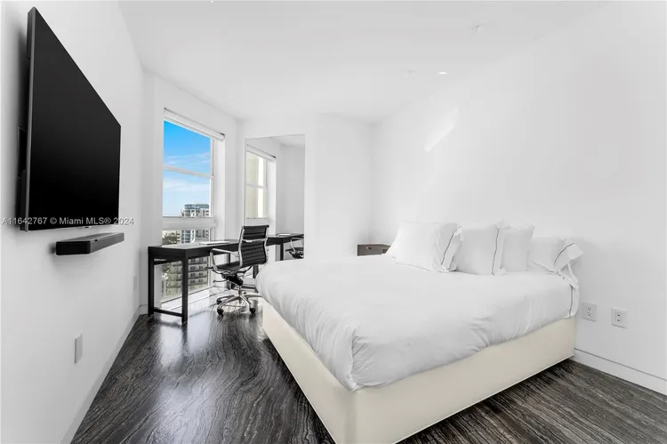 La Tour #1903 image #34