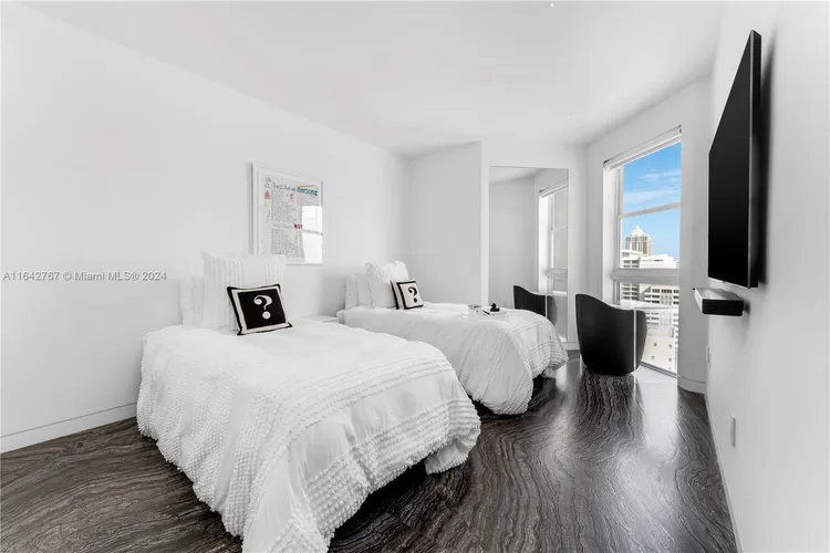 La Tour #1903 image #37