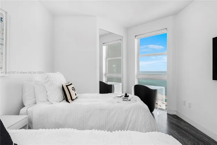 La Tour #1903 image #38