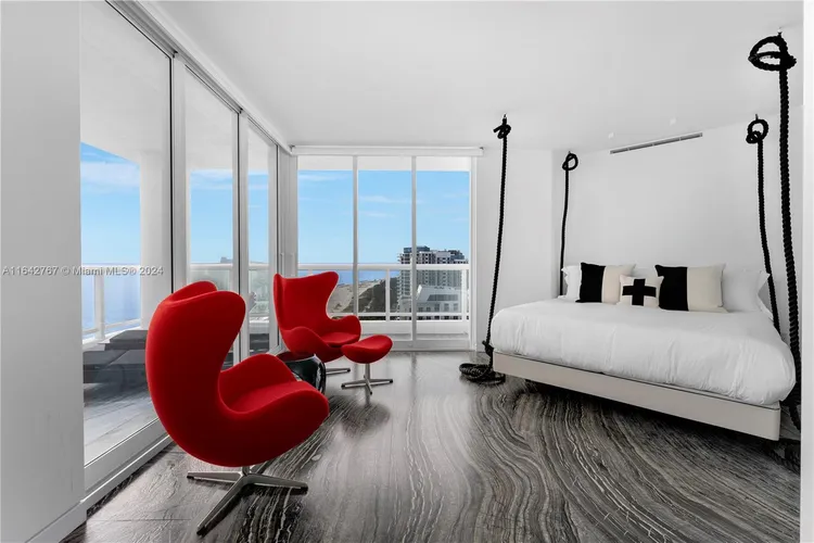 La Tour #1903 image #6