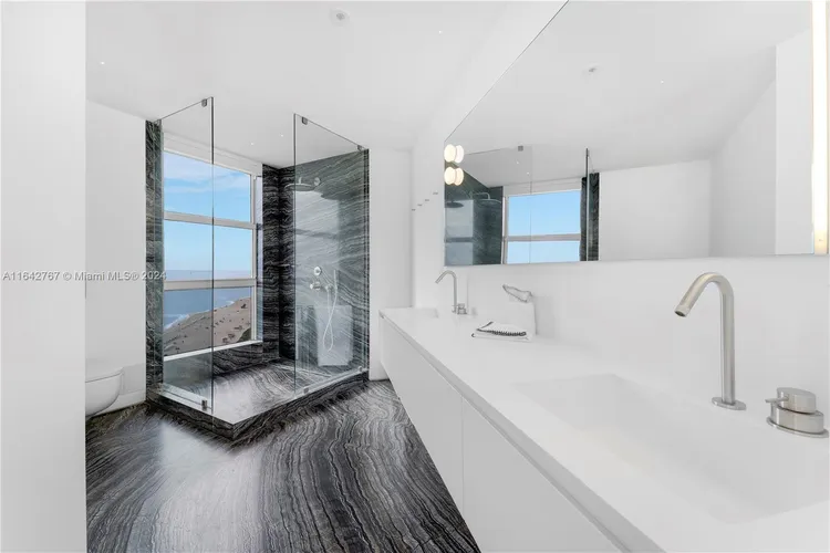 La Tour #1903 image #7