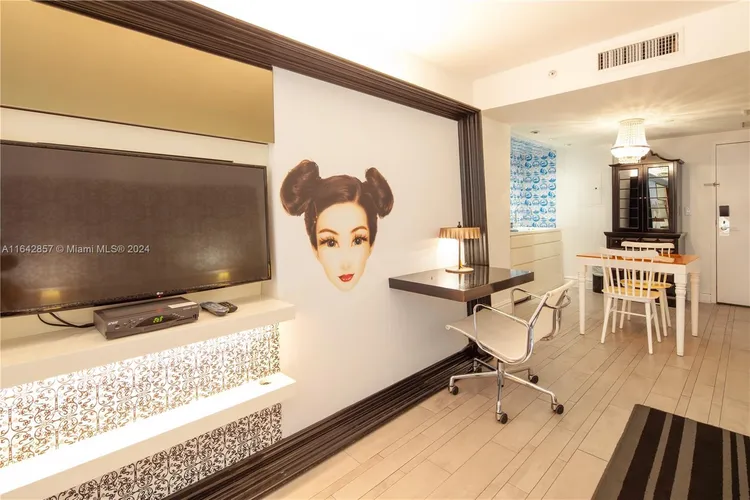 Mondrian #512 image #7