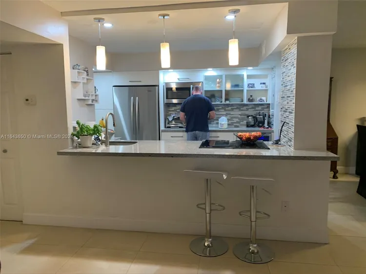 Bayshore Place #1603A image #14