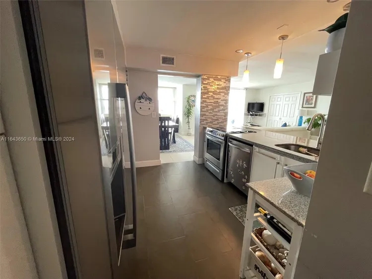 Bayshore Place #1603A image #18