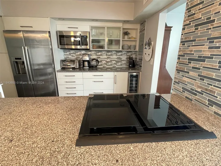 Bayshore Place #1603A image #19