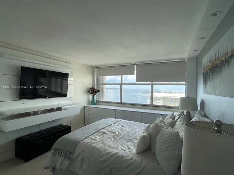 Bayshore Place #1603A image #23