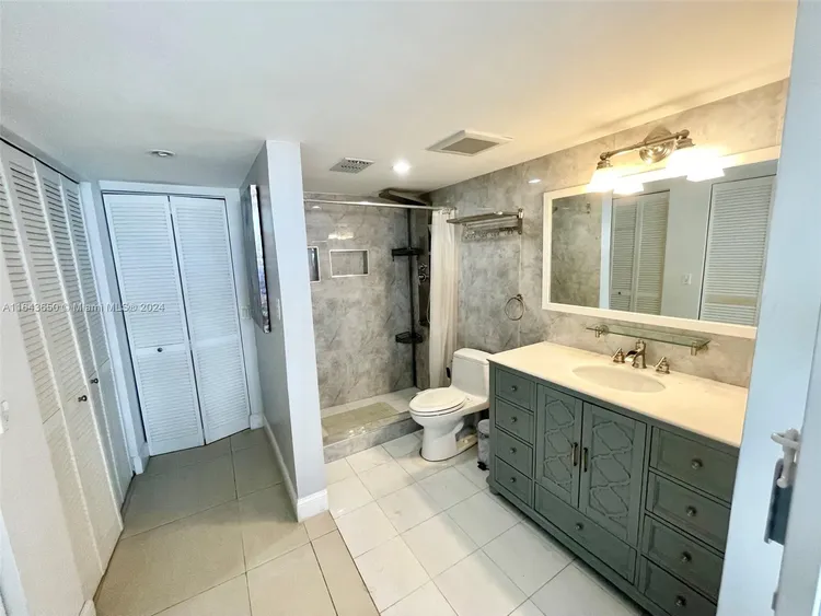 Bayshore Place #1603A image #25