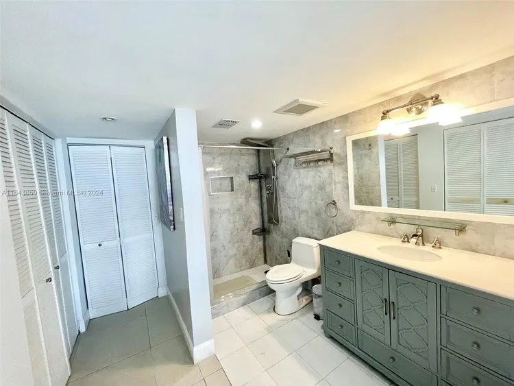 Bayshore Place #1603A image #26