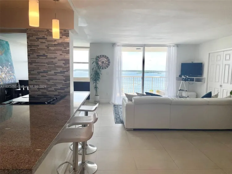 Bayshore Place #1603A image #9