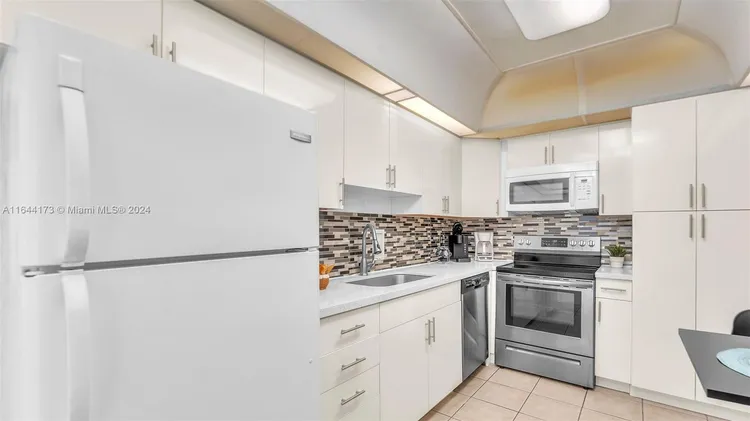 The Tides On Hollywood Beach #5Z image #11