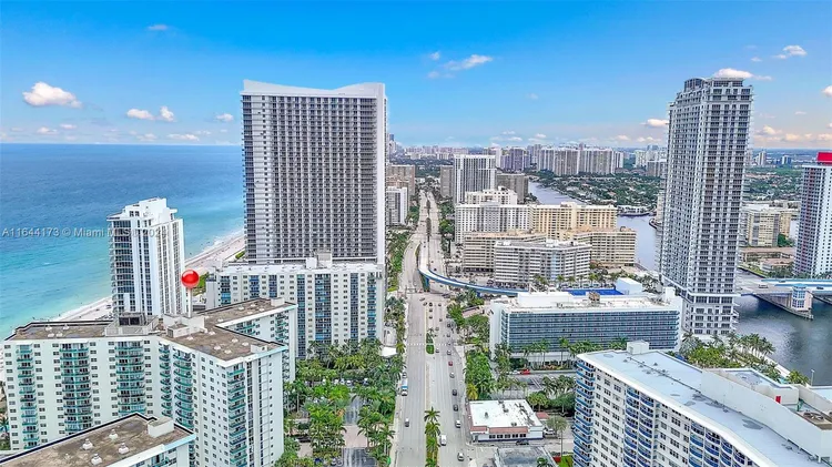 The Tides On Hollywood Beach #5Z image #33