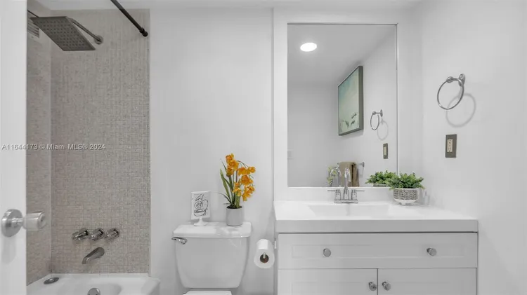 The Tides On Hollywood Beach #5Z image #6