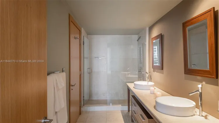 Icon Brickell I #2914 image #12