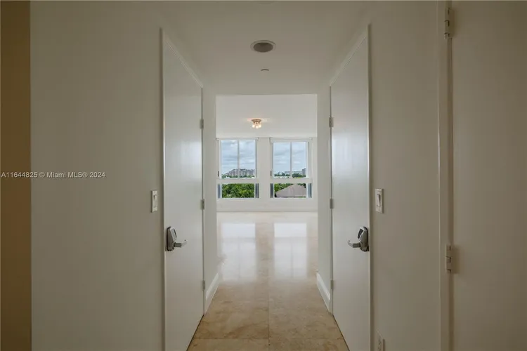 Ocean Club -  Lake Tower #605 image #14