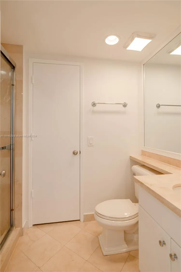 Ocean Club -  Lake Tower #605 image #21