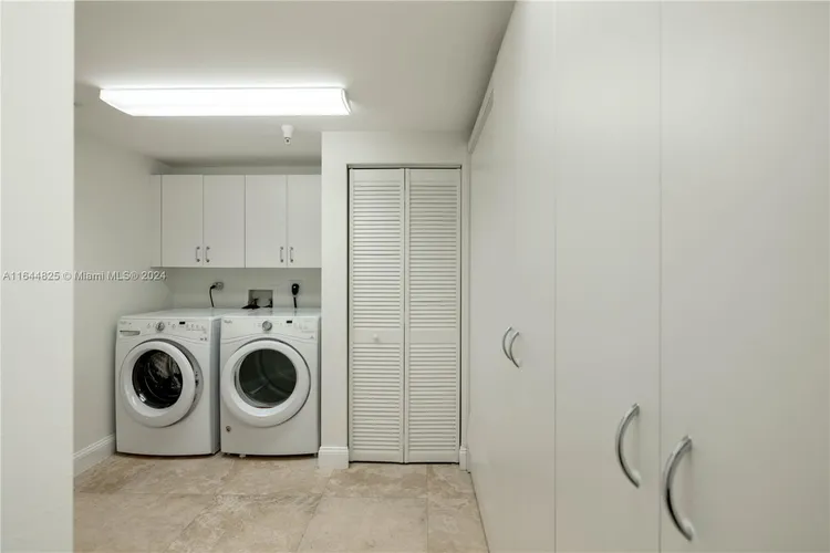 Ocean Club -  Lake Tower #605 image #22