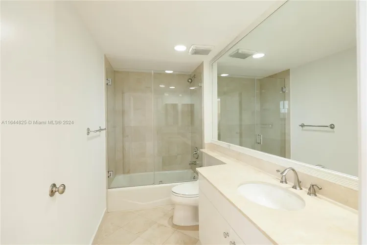 Ocean Club -  Lake Tower #605 image #29