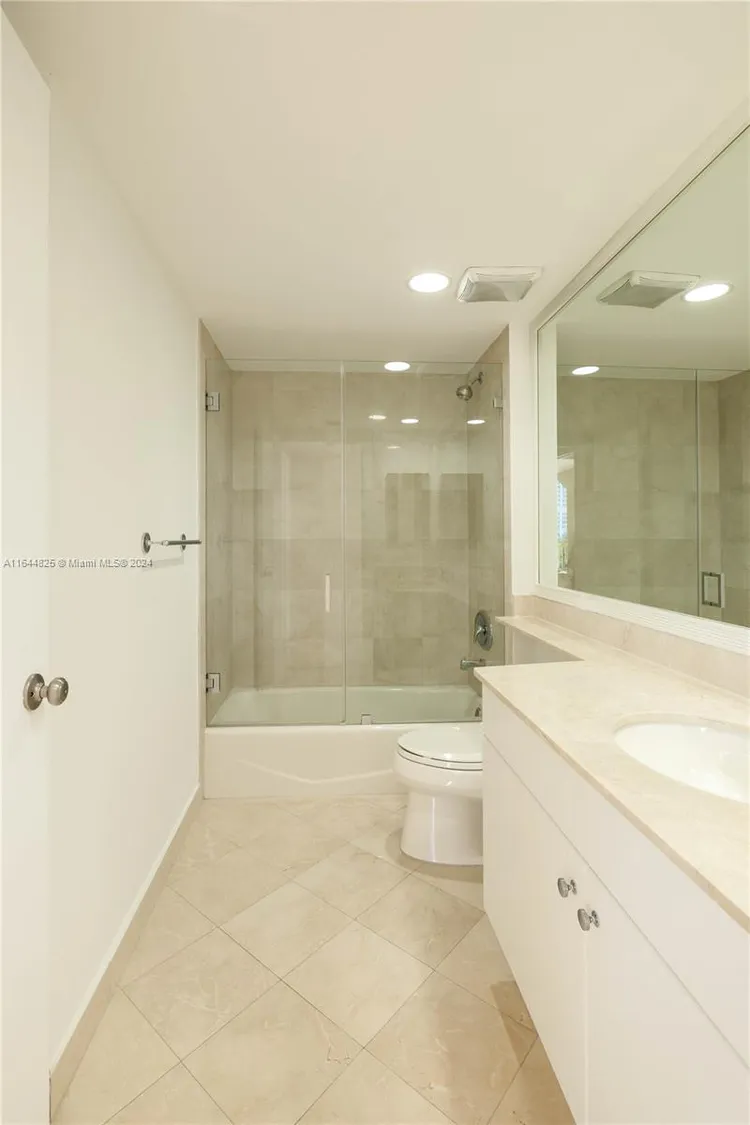 Ocean Club -  Lake Tower #605 image #30