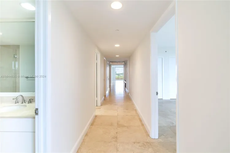 Ocean Club -  Lake Tower #605 image #31