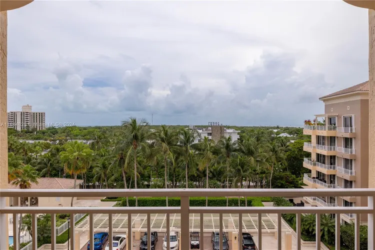 Ocean Club -  Lake Tower #605 image #32