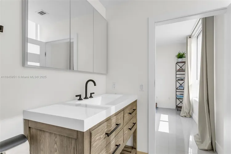 Quantum on the Bay #3611 image #20