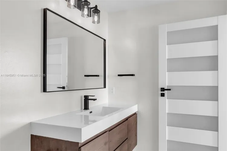 Quantum on the Bay #3611 image #24