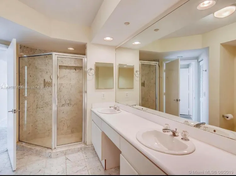 Oceania IV #1743 image #11