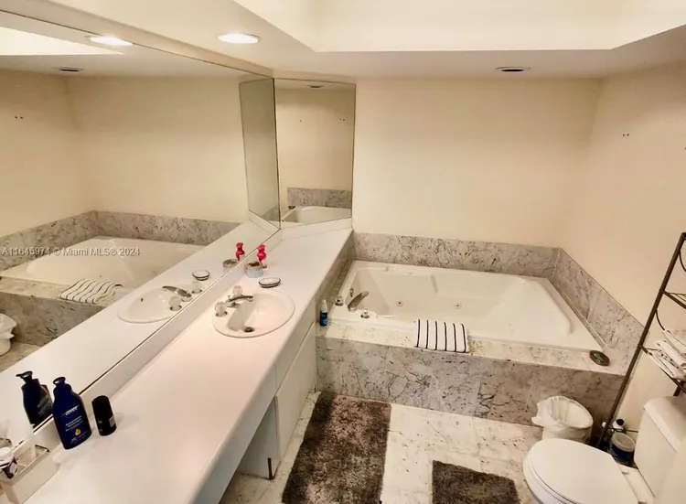 Oceania IV #1743 image #12