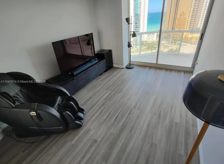 Oceania IV #1743 image #27